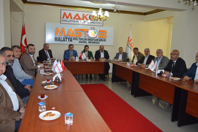 Kaymakamımız Mehmet Tunç, Malatya Sivil Toplum Örgütleri Birliği Genel Merkezi ve Malatya Konfederasyonu’na iade-i ziyarette bulundu.