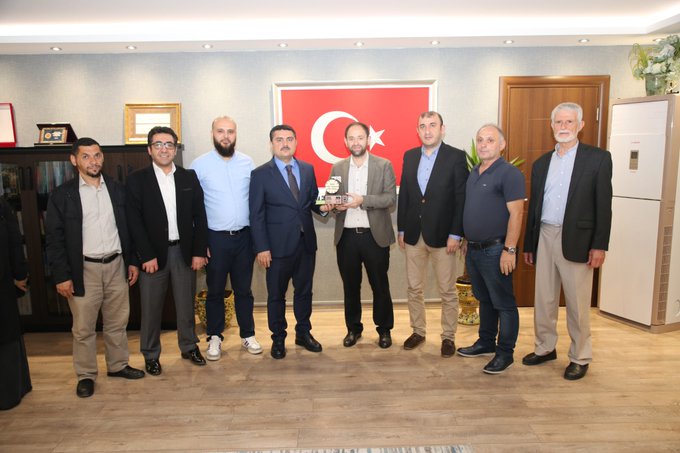 İHH Küçükçekmece İlçe Temsilciliği ve Yönetimi, Kaymakamımız Mehmet Tunç’u makamında ziyaret etti.