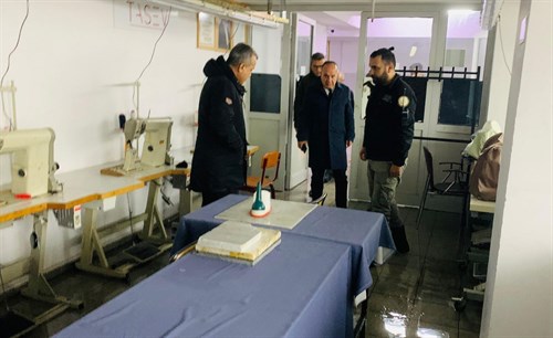 Kaymakamımız yoğun yağıştan etkilenen bölgelerde incelemelerde bulundu.