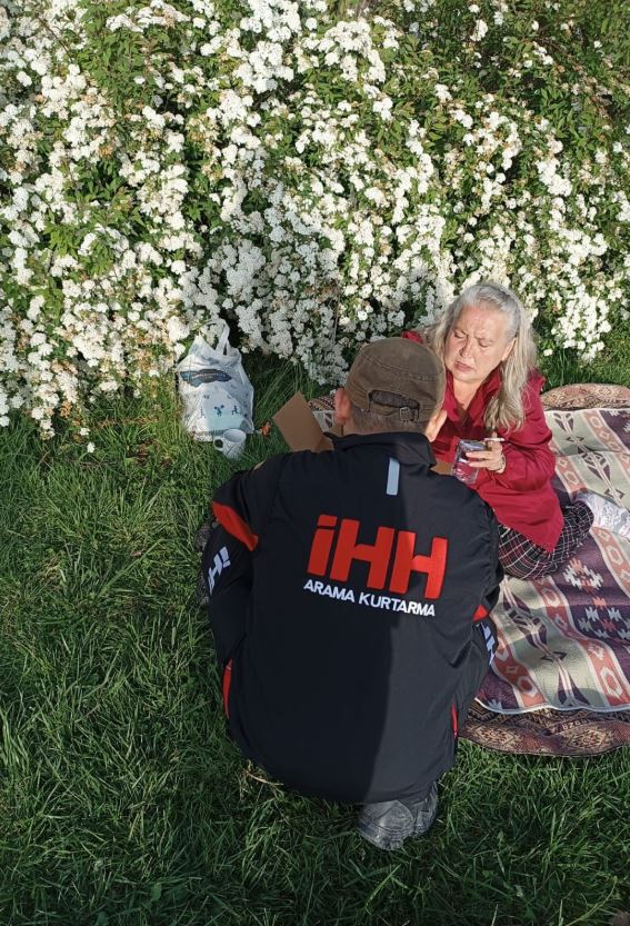 Kaymakamlığımız koordinesinde tüm sivil toplum kuruluşlarımız ve tüm kurumlarımızla birlikte depremden sonra hızlıca aksiyon aldık. 